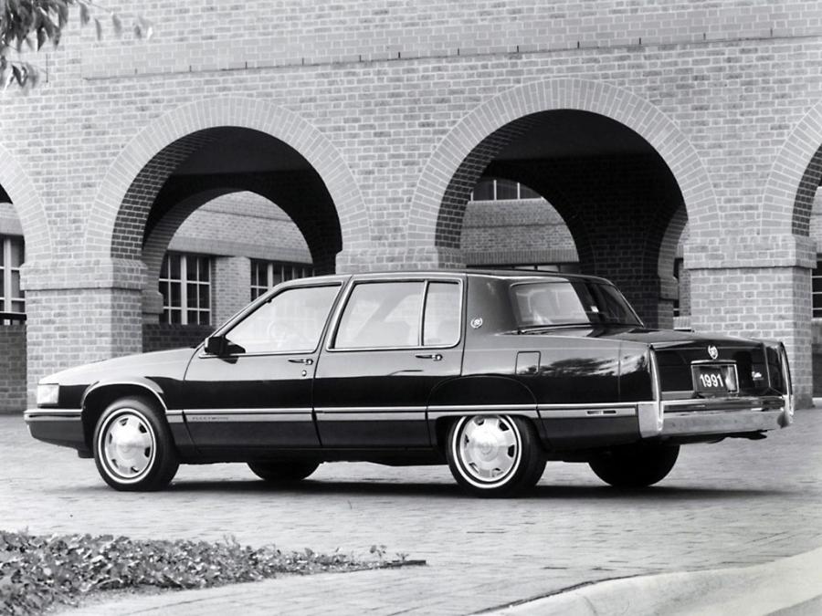  Cadillac Fleetwood 1991 года  (фото 2 из 9)